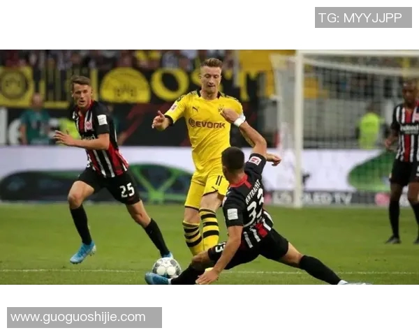 多特蒙德主场逼平法兰克福,德甲积分榜争冠情势备受关注 多特蒙德主场逼平法兰克福,德甲积分榜争冠情势备受关注