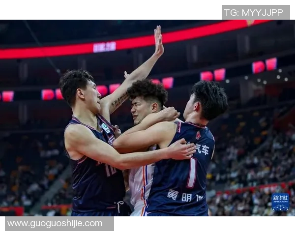 广东宏远与新疆飞虎对决！周鹏、阿不都沙拉木谁能胜出？