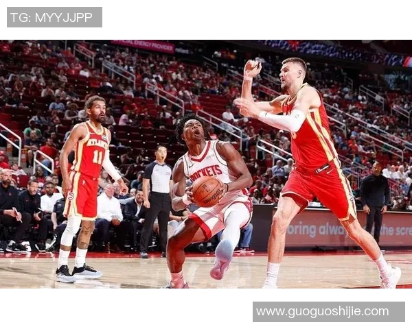 老鹰队客场逆转击败老鹰队，特雷-杨独中35分引爆全场