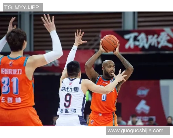 罗伯特-高登在CBA比赛中狂砍30分！率队取得关键胜利！