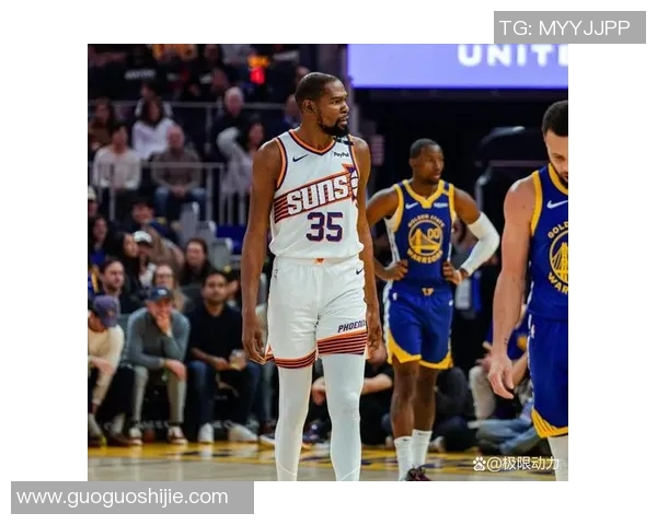 勇士队核心射手发挥出色，带领球队晋级季后赛